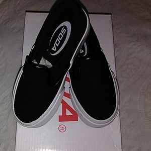 Soda Sz 9 Black Canvas Shoes New w/tag, box.